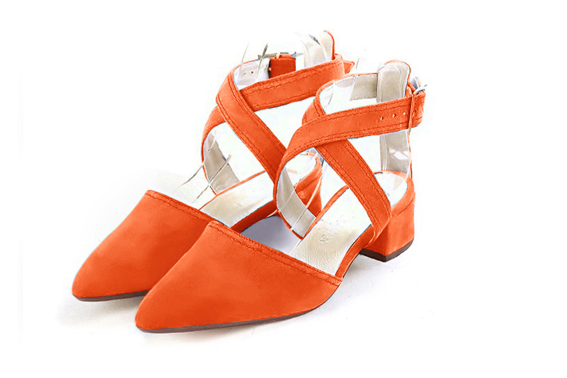 Dress closed-toe heels crossed straps in clementine orange leather with low flare heels and tapered toe - Front view